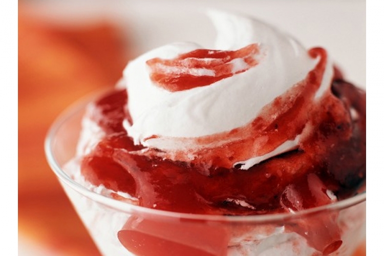 Domaći smrznuti jogurt od jagoda