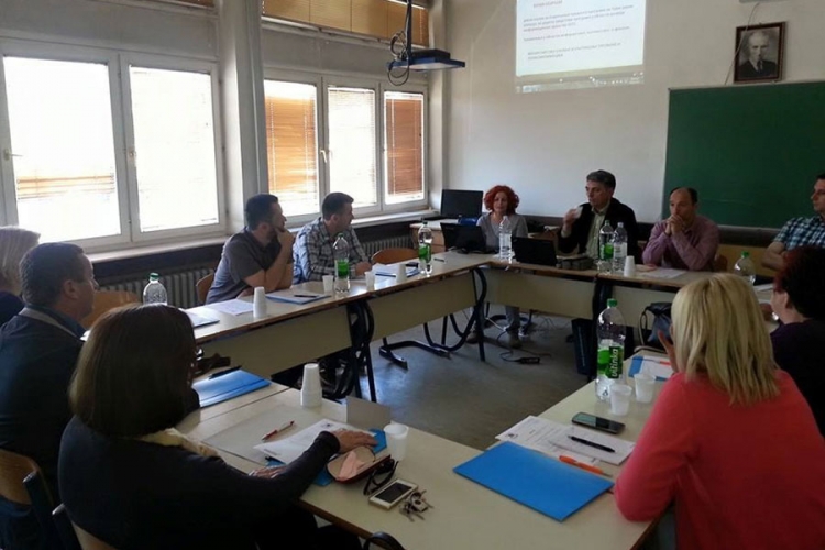 Srednjoškolci iz Prijedora programiraju robota