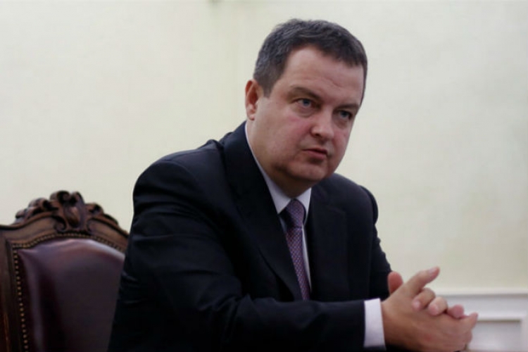 Dačić: Tači ne može u Beograd