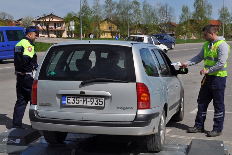 Sedam neispravnih vozila