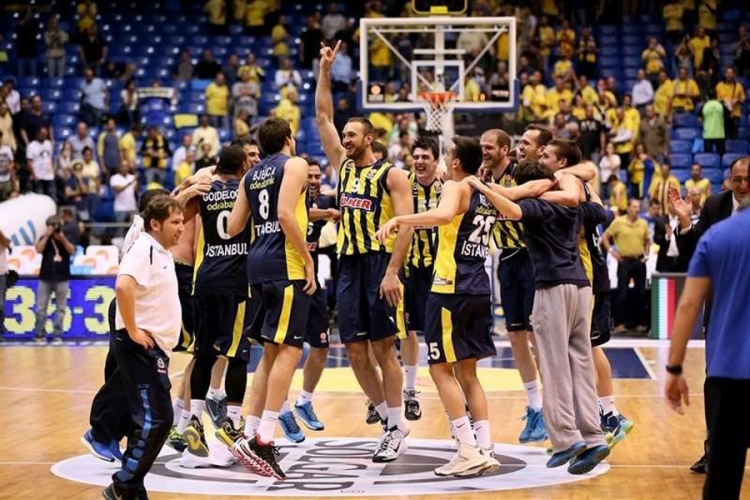  "Fener" na fajnal foru