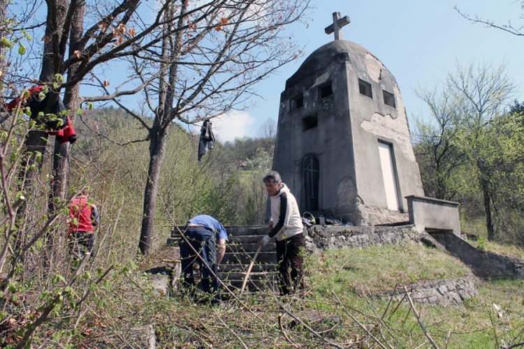 Uređenje zemljišta oko spomen-kapele u Vardištu