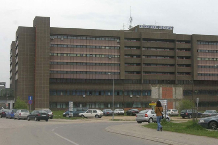 Muškarac skočio sa četvrtog sprata UB Klinički centar