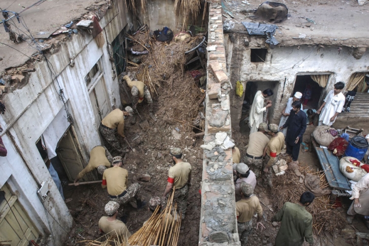 Sve više stradalih u nesrećama u Pakistanu