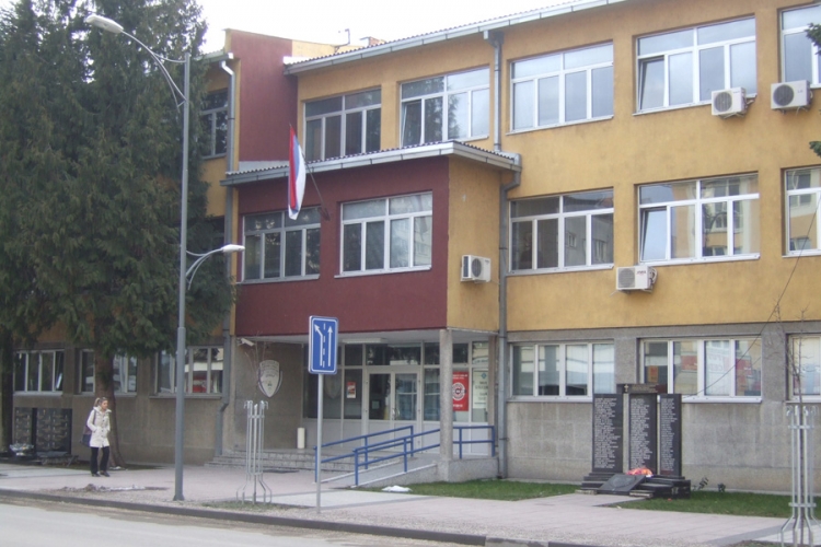 Puškom i pištoljem Dobojlije iznuđivale novac