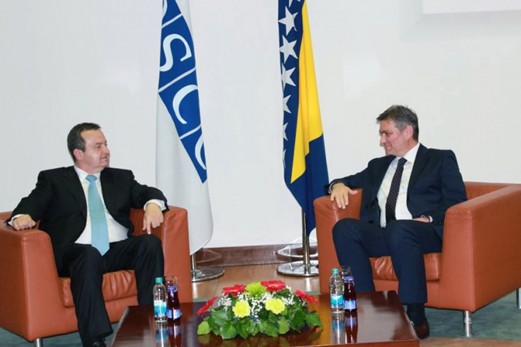 Odlučno protiv terorizma