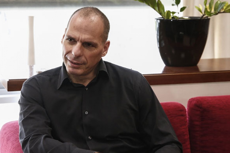 Varufakis napadnut dok je večerao sa suprugom