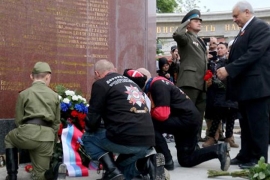 Beč: "Noćni vukovi" položeni vijence na spomenik sovjetskim vojnicima