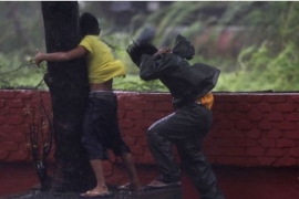 Dvoje stradalo u tajfunu na Filipinima, 3.500 evakuisano