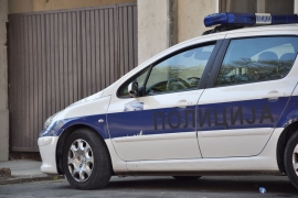 Sin dužnika nasrnuo na izvršitelja metalnom štanglom
