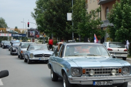 Defile oldtajmera gradiškim ulicama