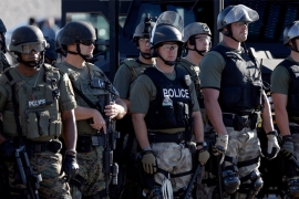 Policija bez oklopnih vozila