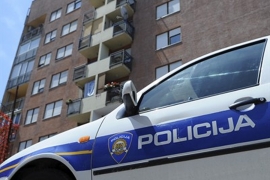 Hrvatska: Ostavio djevojku, a ona mu zabila nož u zadnjicu