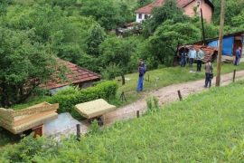 Doboj Istok: Klizište srušilo dvije kuće, ljudi bježali da spase ...