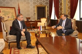 Dodik - Ivanić: O Srebrenici neće raspravljati parlamenti