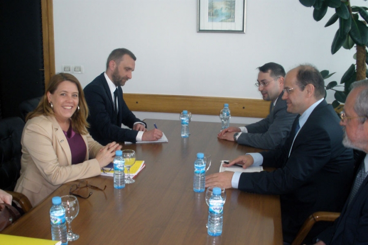 Meri En Henesi uručila Akcioni plan za BiH