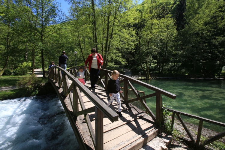 Sutra prijepodne sunčano, poslijepodne kiša