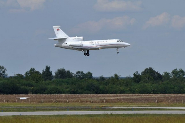 Avion vraćen zbog nenamjerne greške