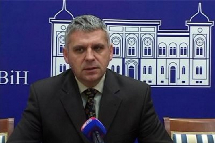 Domić: Reformisati administraciju