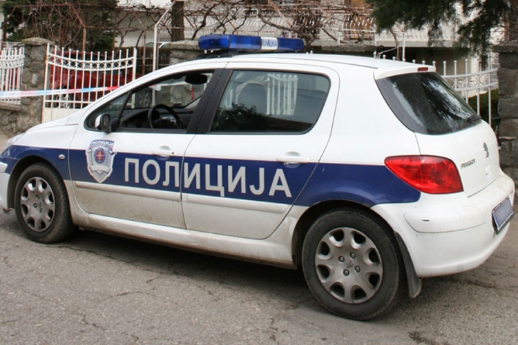 Pretučen pomoćnik ministra prosvjete