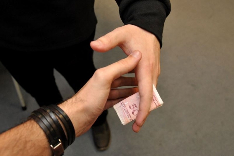 Oko 30 odsto građana BiH daje mito