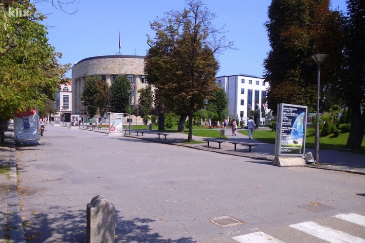 Sutra malo hladnije, uz prolaznu kišu