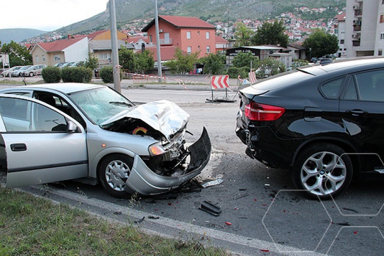 Troje povrijeđenih na putevima