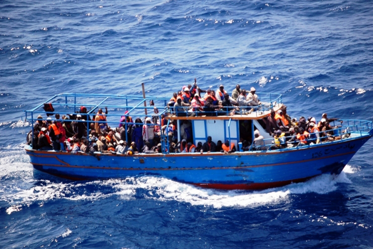 Na hiljade migranata odsječeno na moru, bez hrane i vode