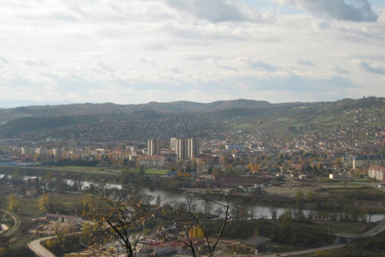 Napali muškarca u Doboju i oteli mu novčanik
