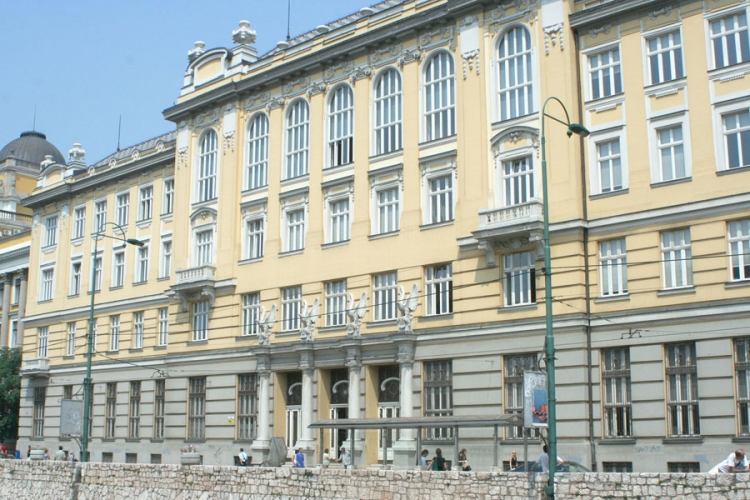 Za računare i opremu skoro 1,5 miliona KM