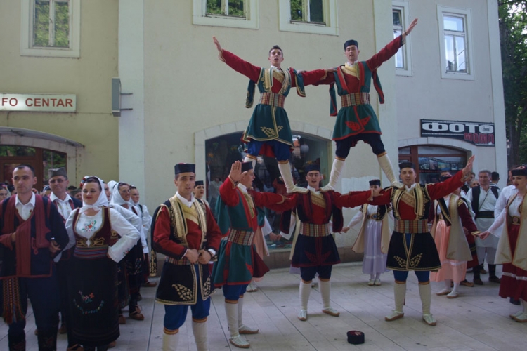 Folkloraši igrali srcem