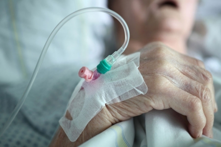 Preminula medicinska sestra nakon 42 godine u komi