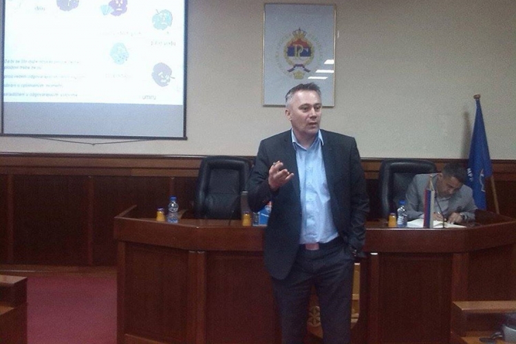 Kraj pogodan za uzgoj voća i povrća u zaštićenom prostoru