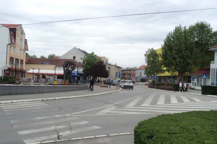 Ubio komšiju pred njegovim sinom