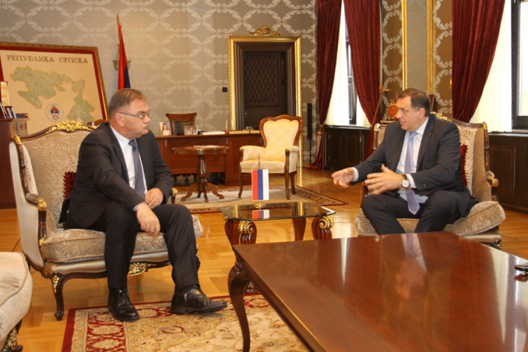 Dodik - Ivanić: O Srebrenici neće raspravljati parlamenti