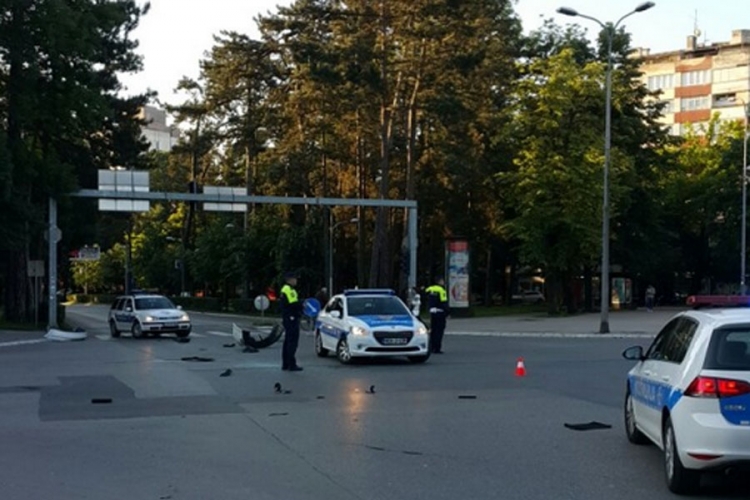 Tri osobe povrijeđene u saobraćajnoj nezgodi u Banjaluci