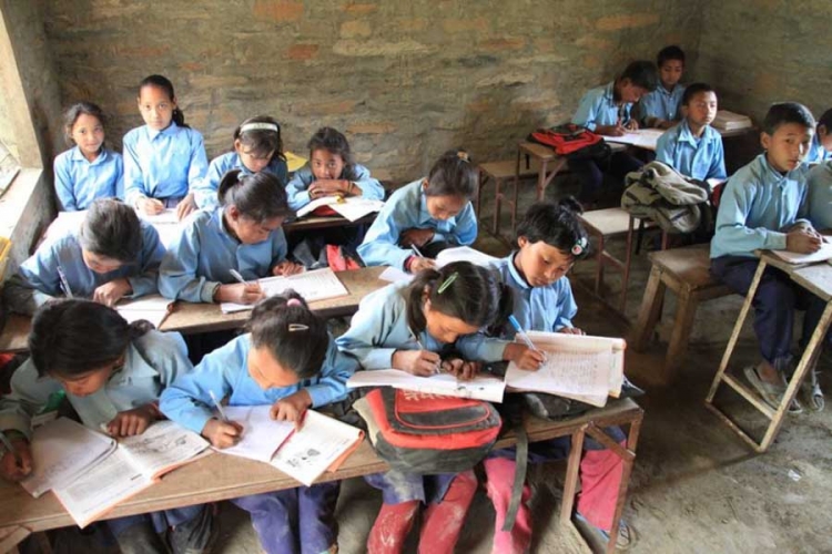 Pojedine škole počele sa radom u Nepalu