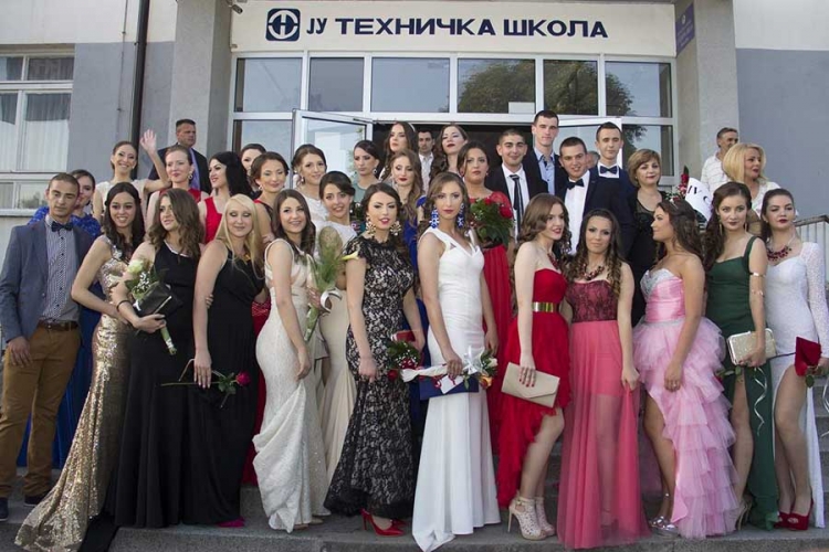 Blistali kao zvijezde sa crvenog tepiha