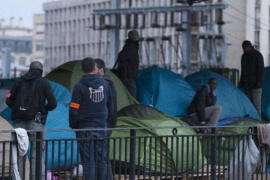 Policija izbacila izbjeglice iz improvizovanog kampa   