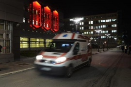 Iskočio iz vozila Hitne pomoći i poginuo