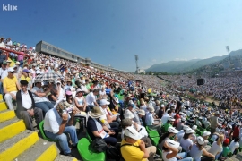 Prepun stadion Koševo spreman za dolazak pape Franje