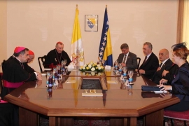 Zvizdić razgovarao s državnim sekretarom Svete Stolice