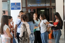 U BiH lani čak 20.000 diplomaca