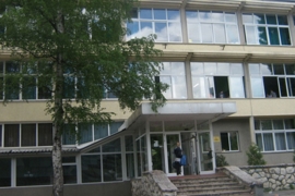 Direktor škole "prijetnjama" zaradio 10.000 KM