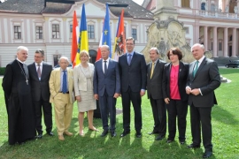 Vučić: Srbiju ucenjuju Kosovom