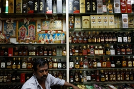 U Indiji više od 30 žrtava ilegalnog alkohola