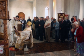 Manifestacija počela služenjem liturgije