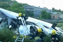 Prevrnuo se autobus kod Beograda, jedna osoba stradala, 61 povrijeđena
