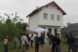 Četiri porodice nakon poplava u novim kućama