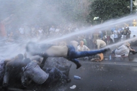Demonstranti jurcaju ka predsjedničkoj palati